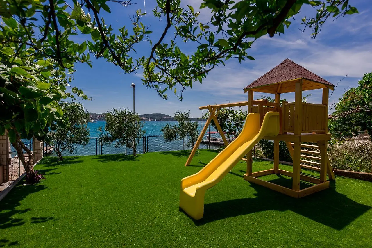 Apartments Sea Trogir 0*,